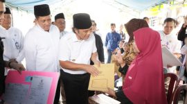 PJ Gubernur Banten berikan santunan kepada 16 KPPS yang meninggal dunia. (ist)