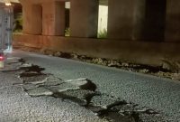 Kondisi jalan menuju pantai.(ist)