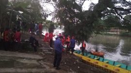 Proses pencarian korban di sungai.(ist)