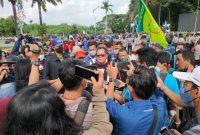 Aksi buruh menuntut pencabutan SE Disnaker Kabupaten Tangerang. (ist)
