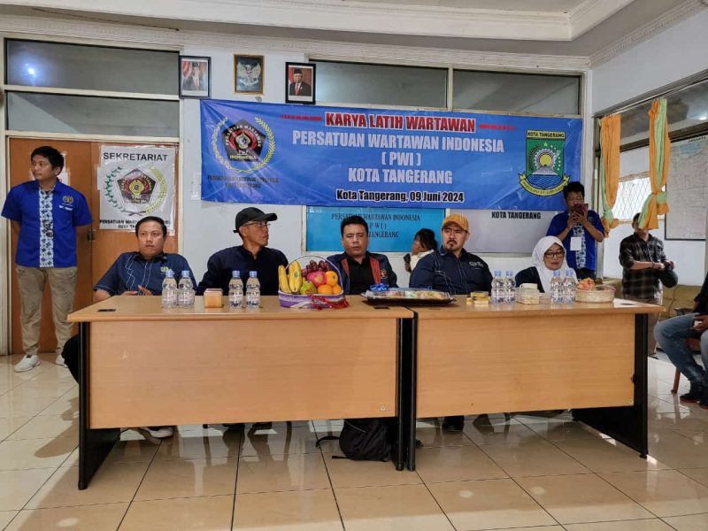 Ketua PWI Banten berserta Jajaran.(ist)