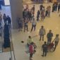 Suasana Tangcity Mall saat lansia terjun di ketinggian 10 meter.(ist)