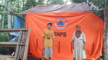 Rumah Roboh, Sayuti Kini Tempati Tenda Darurat, Forwatu Banten Ajak Donatur Bergerak Membantu