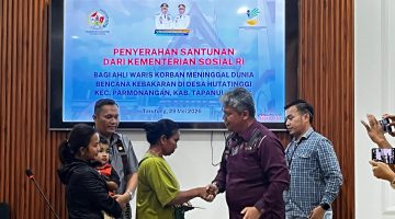 Pemkab Taput Serahkan Santunan Korban Kebakaran Hutatinggi‎