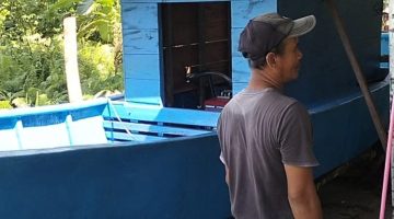 Pemerintah Desa Balewondrate Serahkan Kapal Pengangkut Untuk Perkuat Ekonomi Warga Pesisir
