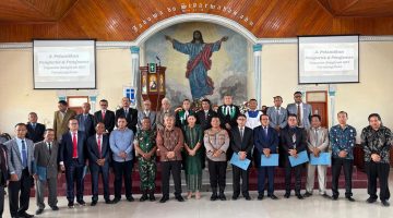 ‎Pemkab Taput Hadiri Ibadah Minggu II Dung Trinitatis dan Pelantikan Pengurus Yayasan Anugerah HKI Tarutung Kota‎