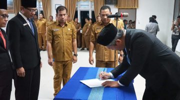 Pemkab Taput Lantik 17 Pejabat Administrator Perkuat Kinerja Perangkat Daerah