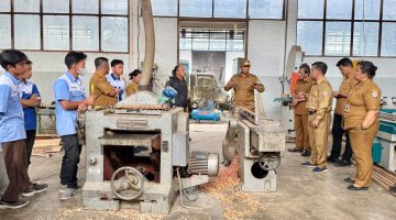 ‎Bupati Taput Dorong Peserta Pelatihan Furnitur BLK Silangkitang Jadi Wirausaha Mandiri‎