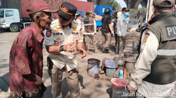 Satpol PP Kelurahan Koja Melaksanakan Penertiban Bangli