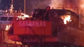 KN SAR Ramawijaya Terbakar Saat Perbaikan di Muara Baru Jakut, 10 ABK Selamat